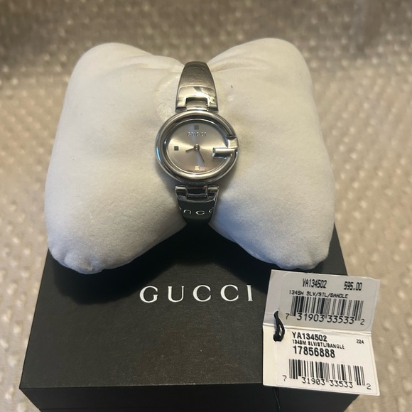 Gucci Accessories - Gucci Women's Elegant Silver Watch